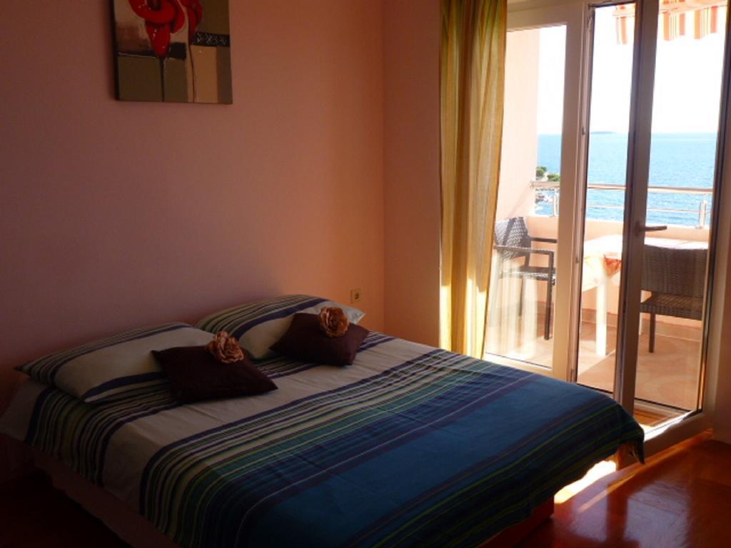 Apartments Jana Primosten Bilik gambar
