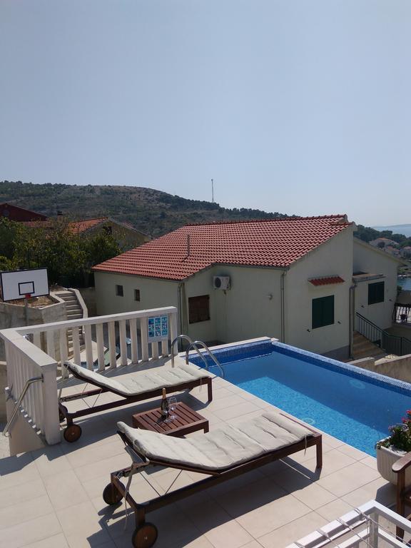 Apartments Jana Primosten Luaran gambar